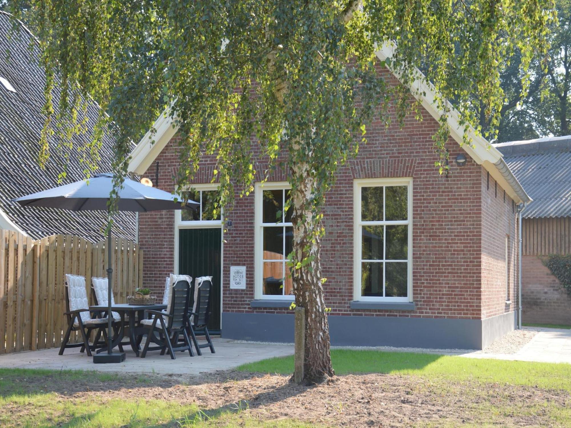 Quaint Farmhouse In Geesteren With Meadow View Exterior photo